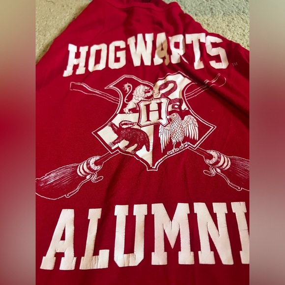 Harry Potter “Hogwarts alumni” shirt - Picture 3 of 3